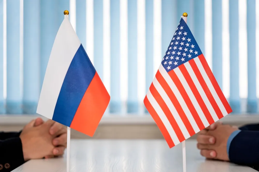 Политолог объяснил Life.ru длительность переговоров США и России в Эр-Рияде