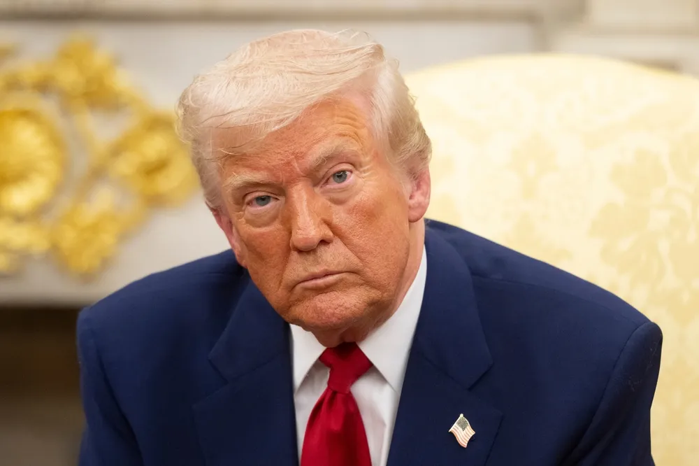 Трамп угрожает ввести дополнительные пошлины против стран, поддерживающих политику БРИКС