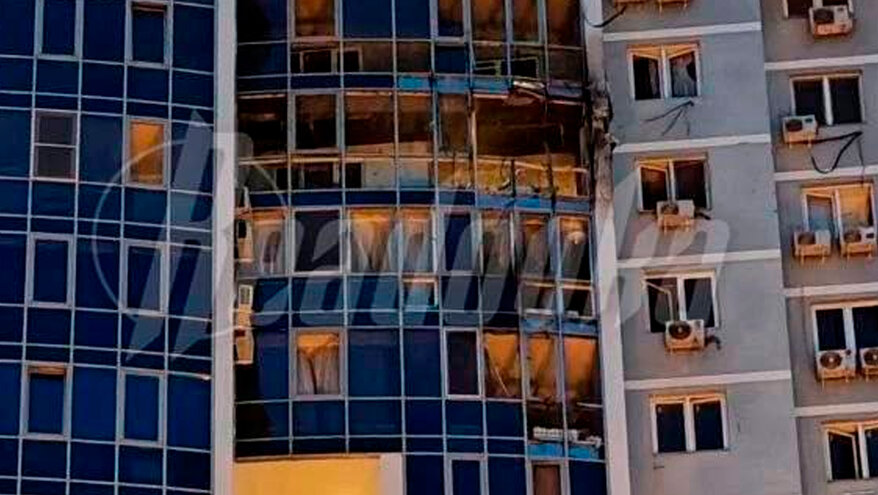 В Энгельсе украинские дроны ударили по жилой многоэтажке