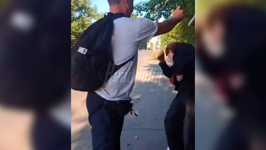 В Омске велосипедист сбил школьницу и залил ей глаза из перцового баллончика