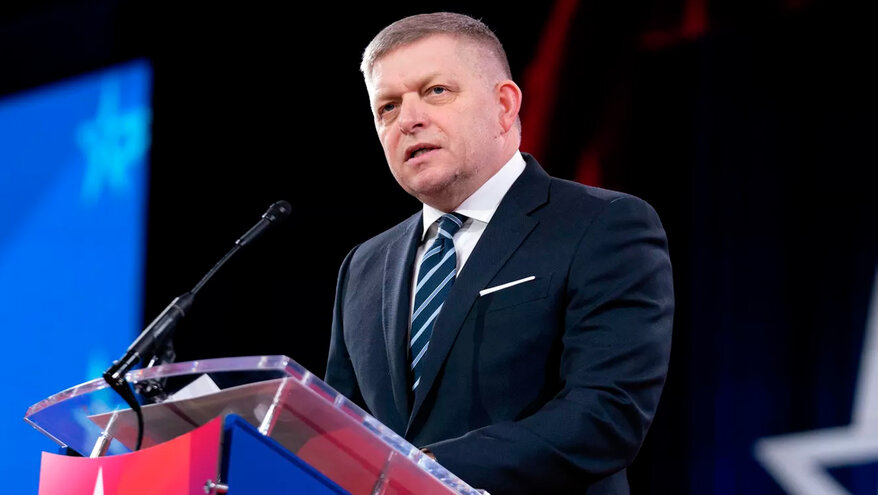 Фицо сравнил Украину с травой под ногами «слонов» Путина и Трампа