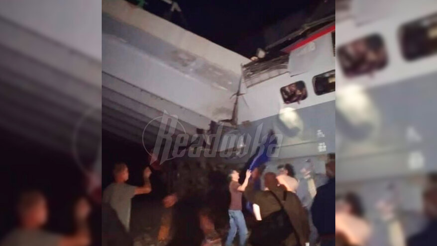 В результате подрыва мост в Брянской области обрушился на пассажирский поезд