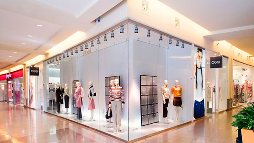 В России за год закрылось более 300 магазинов одежды