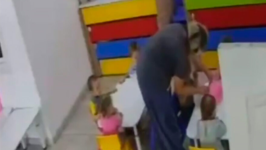 В Барнауле воспитательница частного детсада «придушила» ребенка