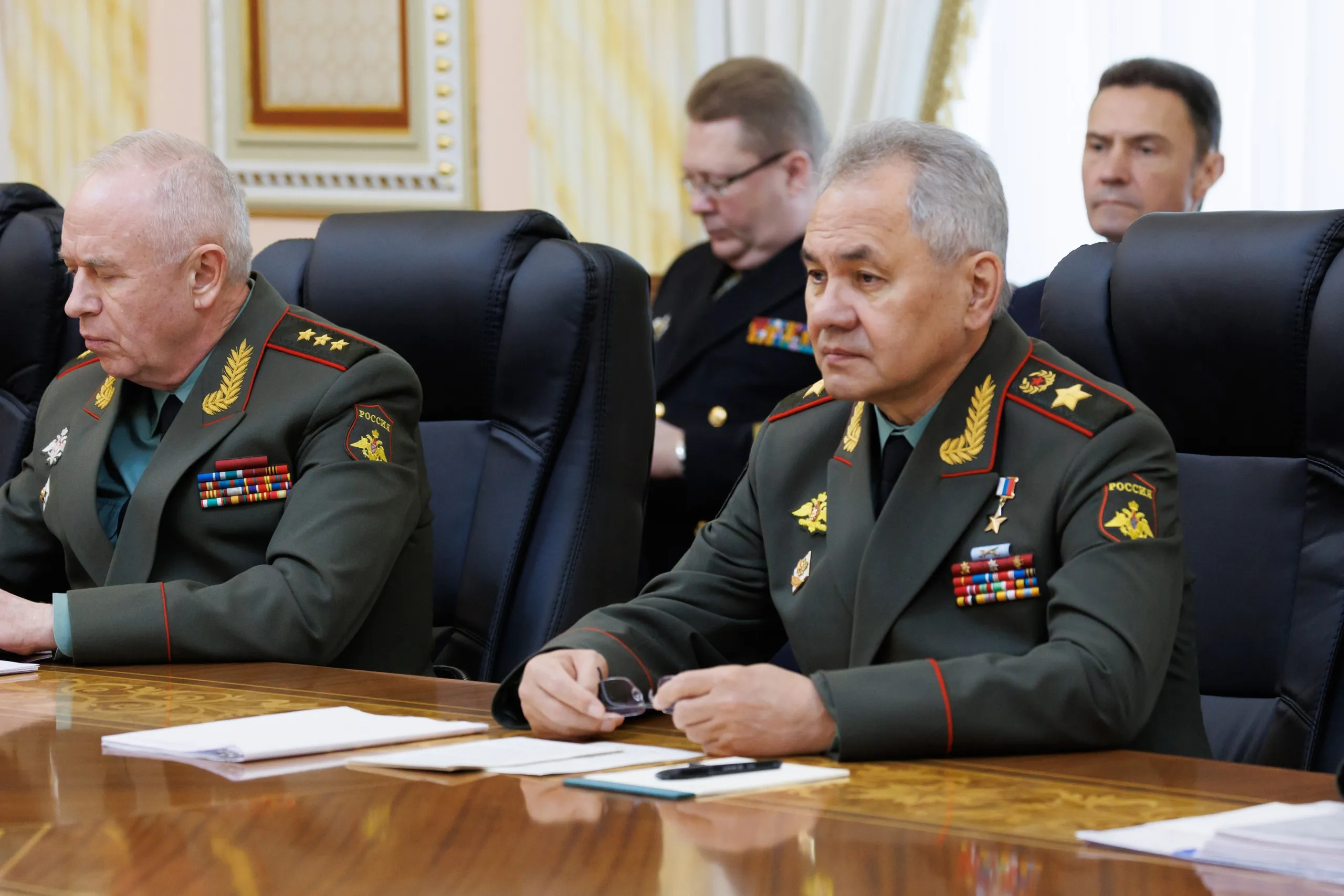 Контракт о прохождении воинской службы с Шойгу продлили на пять лет