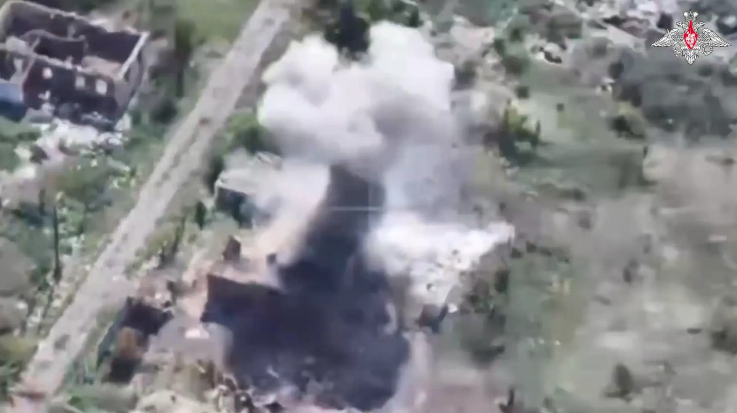 Под гром рок-музыки и грохот ударов: МО опубликовало эпичный ролик боёв за Щербиновку