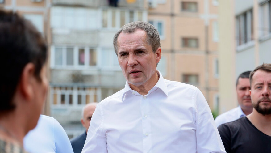 Гладков пригрозил отменить помощь в восстановлении домов покинувших Россию граждан