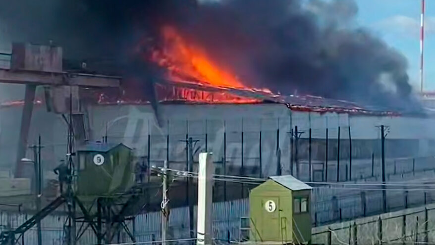 Колония «Белый лебедь» загорелась в Соликамске