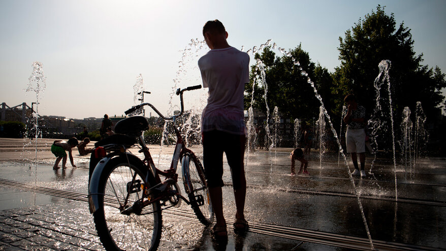 Москвичам пообещали жару в конце июля
