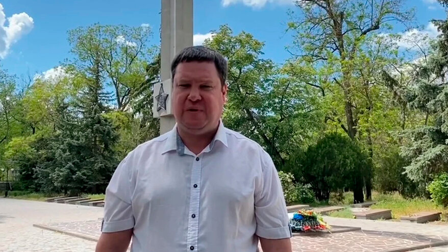 Посмеявшегося у памятника ВОВ главу Новой Каховки уволили