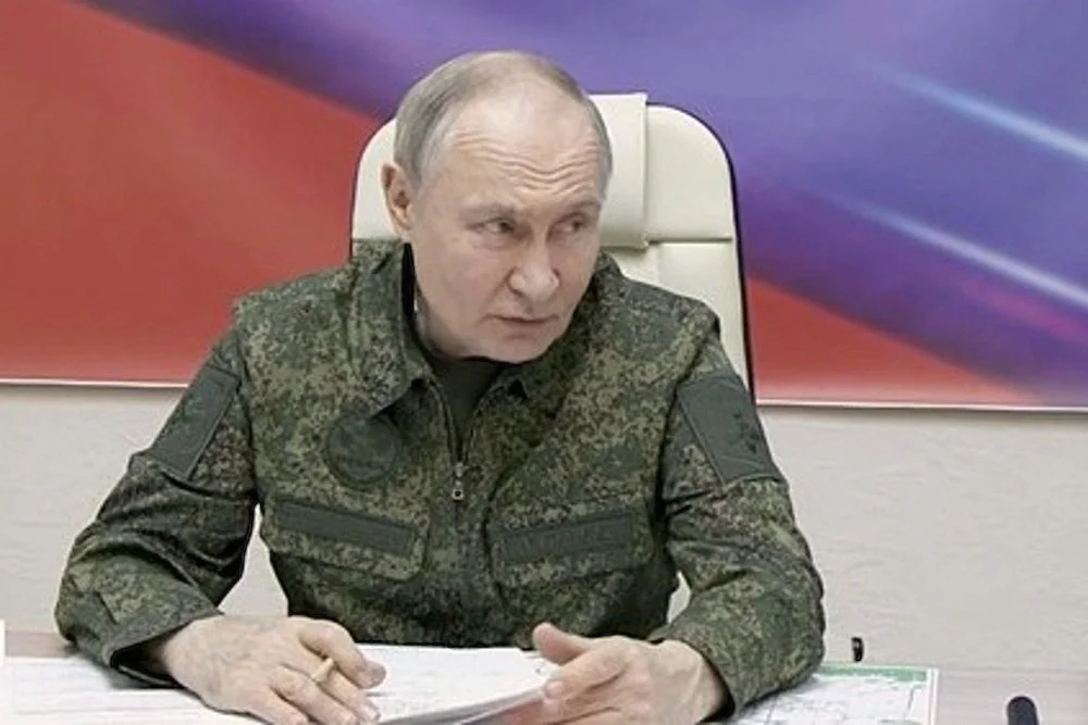 Путин в военной форме напугал Запад: российский президент дал отпор Украине и США на поле боя