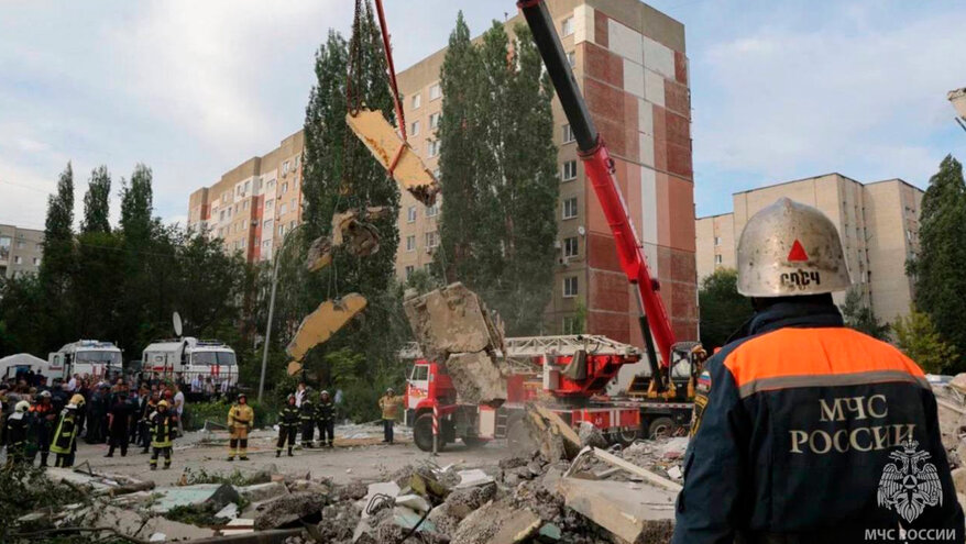 В связи с обрушением дома в Саратовской области 26 июля объявлен траурным днем