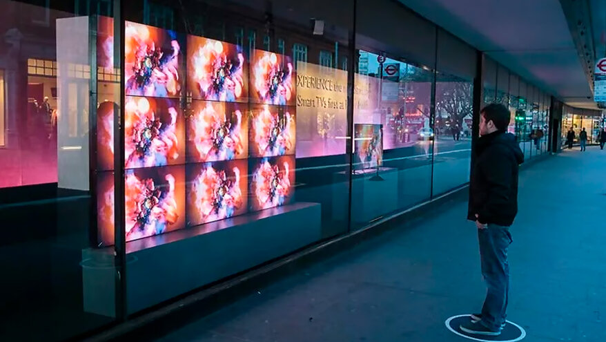 Россиянам пригрозили штрафами до полумиллиона за взломы LED-экранов магазинов